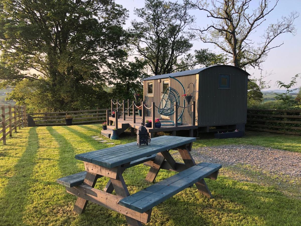 The Peacock Shepherds Hut At Hafoty Boeth Corwen Exterior foto
